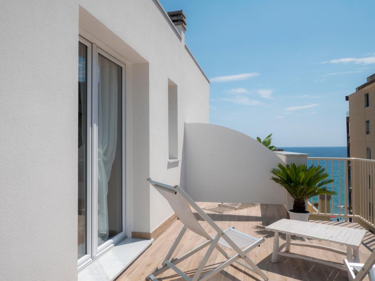 Hotel Continental Pietra Ligure Exteriér fotografie