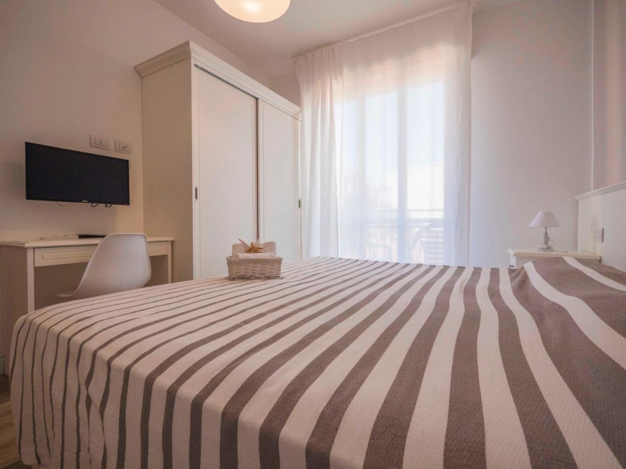 Hotel Continental Pietra Ligure Exteriér fotografie