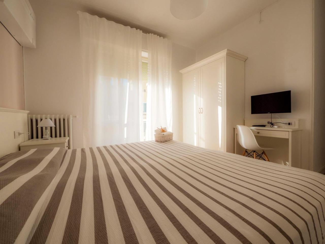 Hotel Continental Pietra Ligure Exteriér fotografie